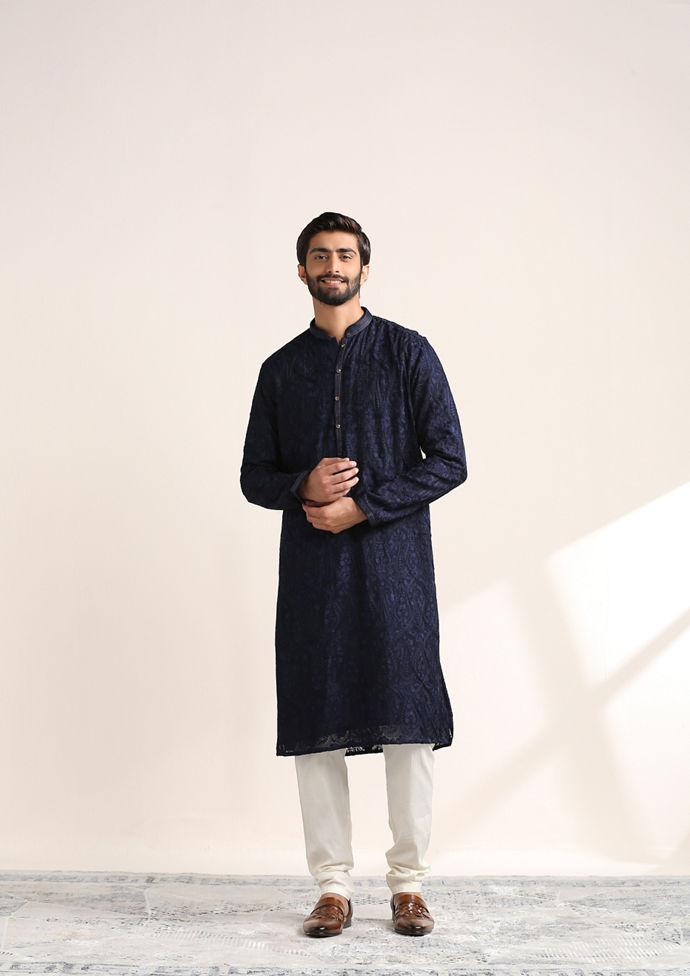 alt message - Twamev Men Midnight Blue Self Patterned Kurta Set image number 2