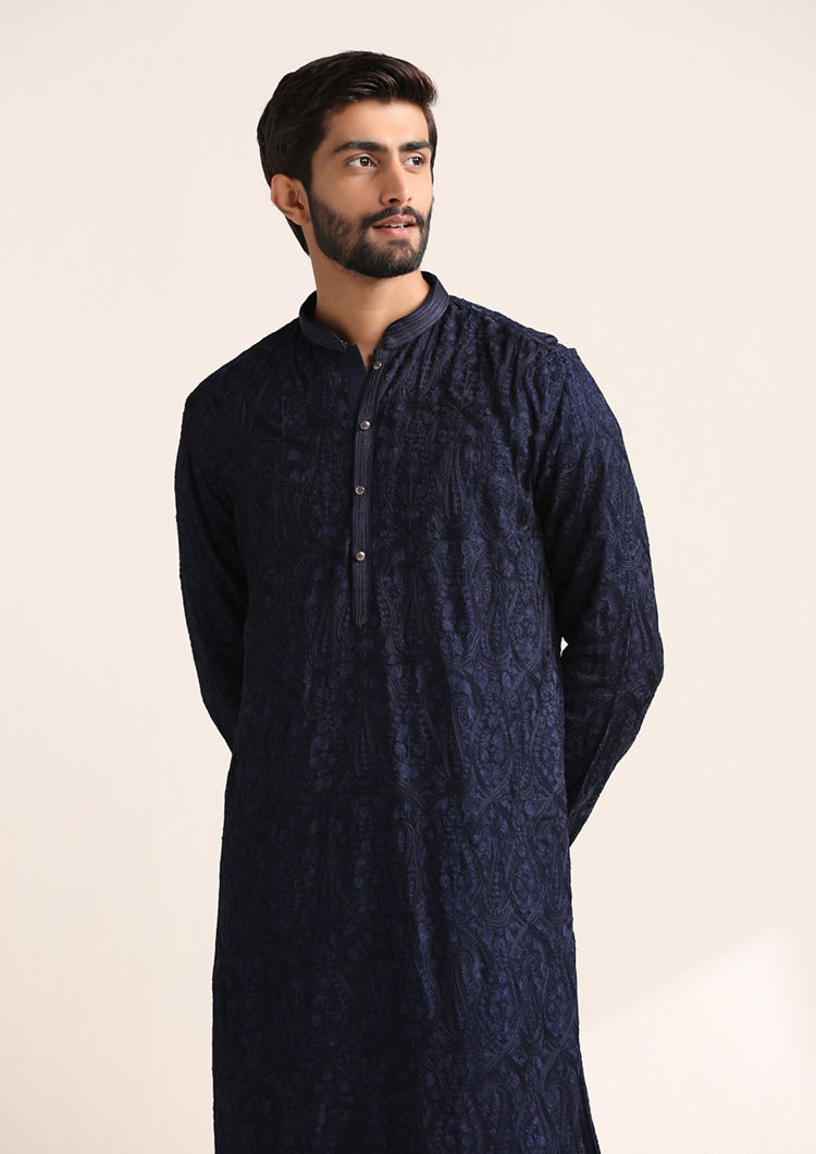 alt message - Twamev Men Midnight Blue Self Patterned Kurta Set image number 0