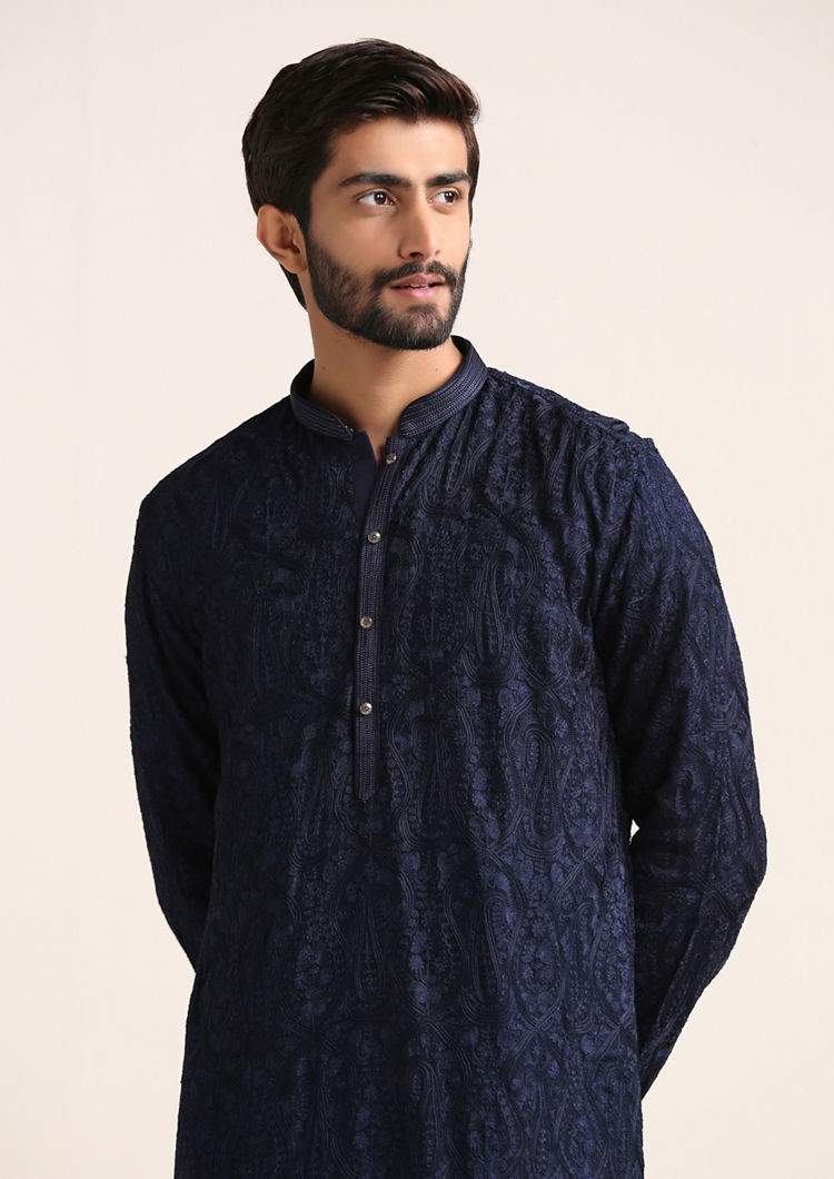 alt message - Twamev Men Midnight Blue Self Patterned Kurta Set image number 1