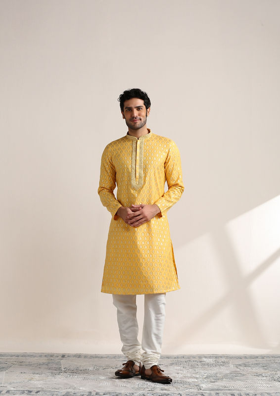 Twamev Men Golden Yellow Jacquard Patterned Kurta Set image number 2