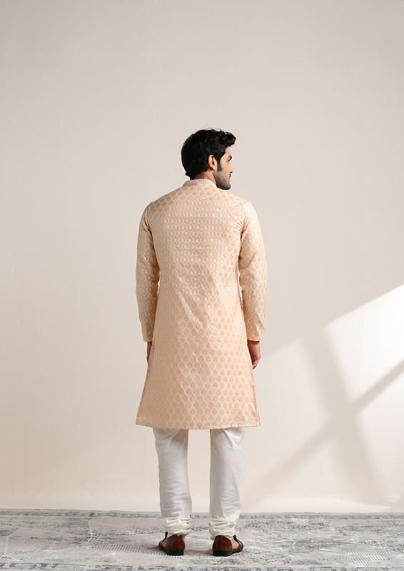 Twamev Men Scallop Shell Pink Jacquard Patterned Kurta Set