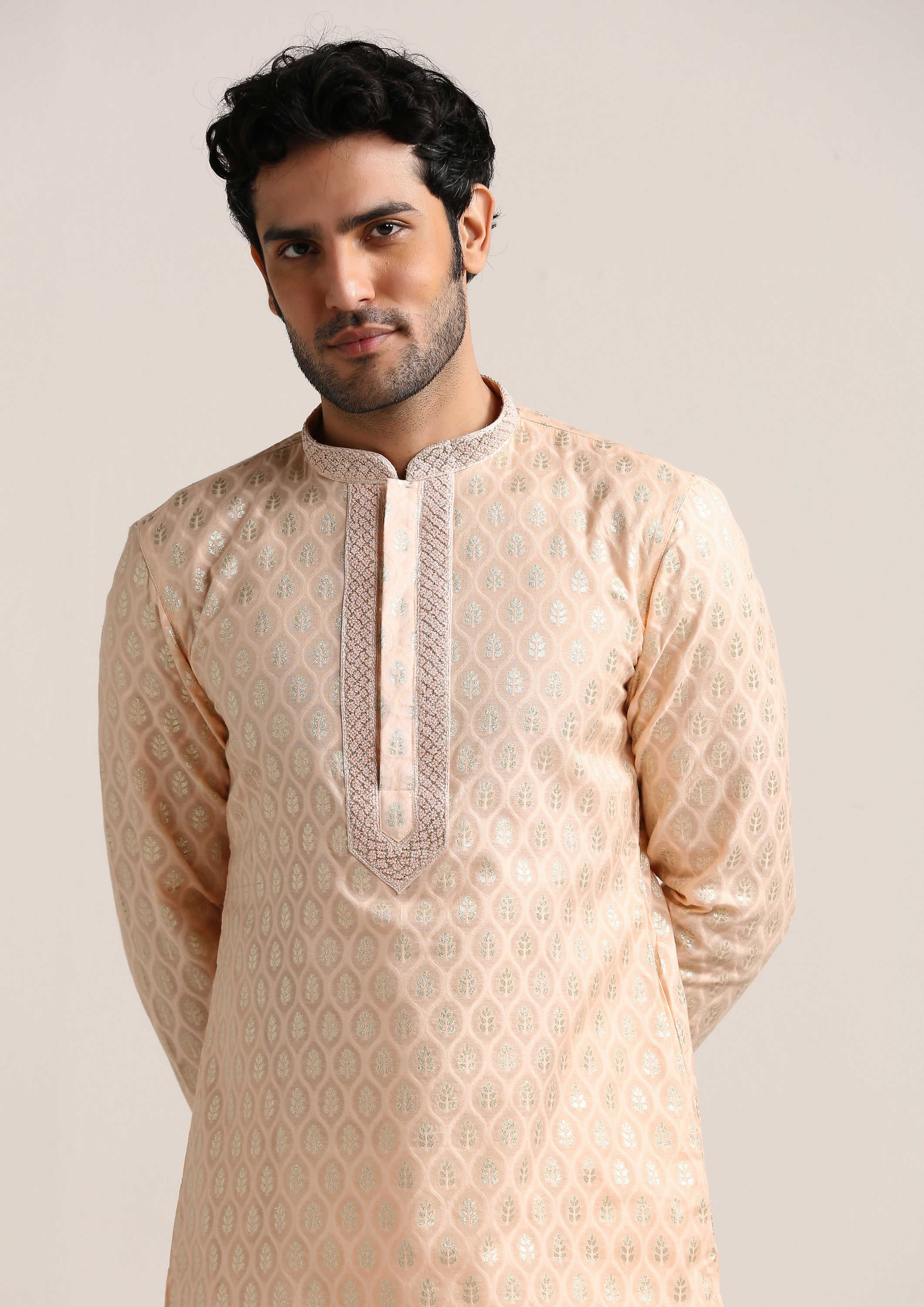 Twamev Men Scallop Shell Pink Jacquard Patterned Kurta Set image number 1