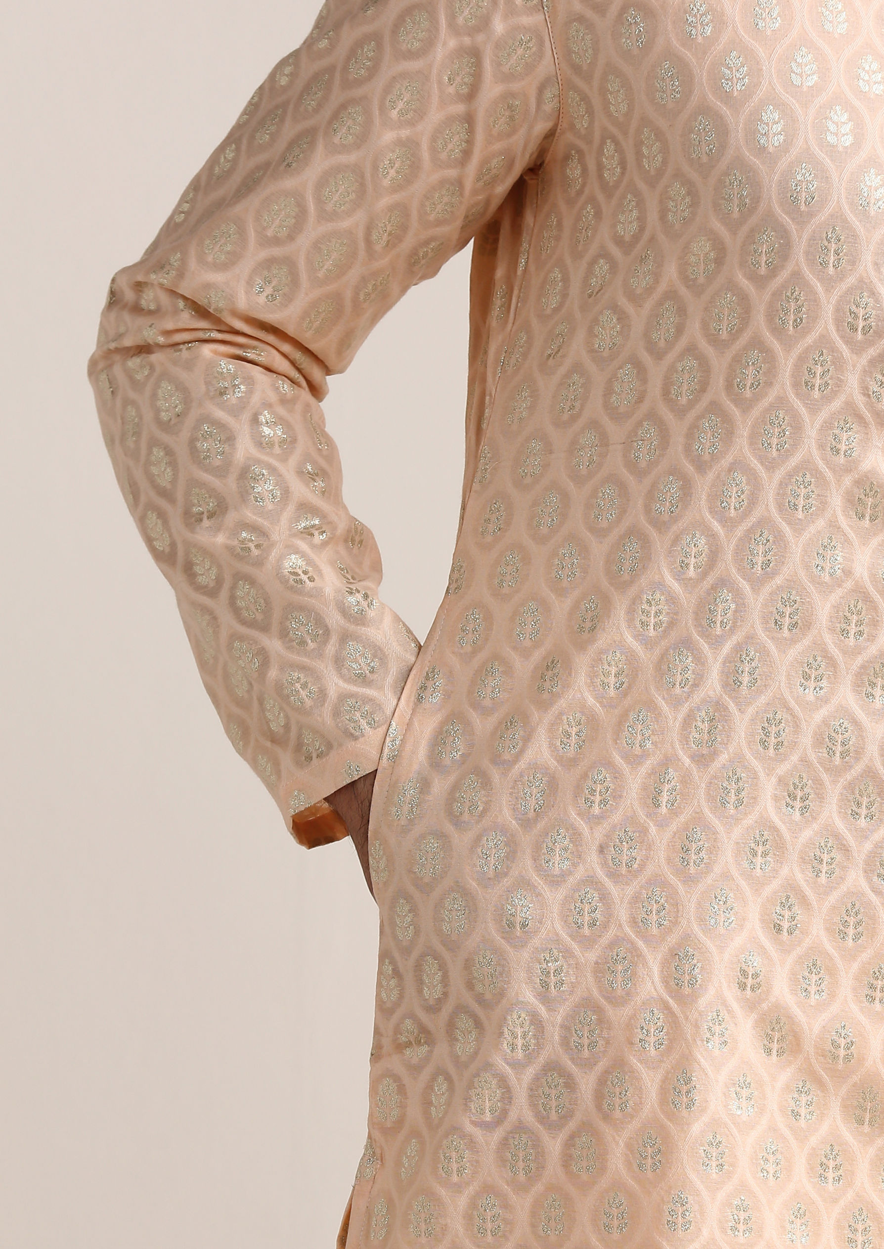 Twamev Men Scallop Shell Pink Jacquard Patterned Kurta Set