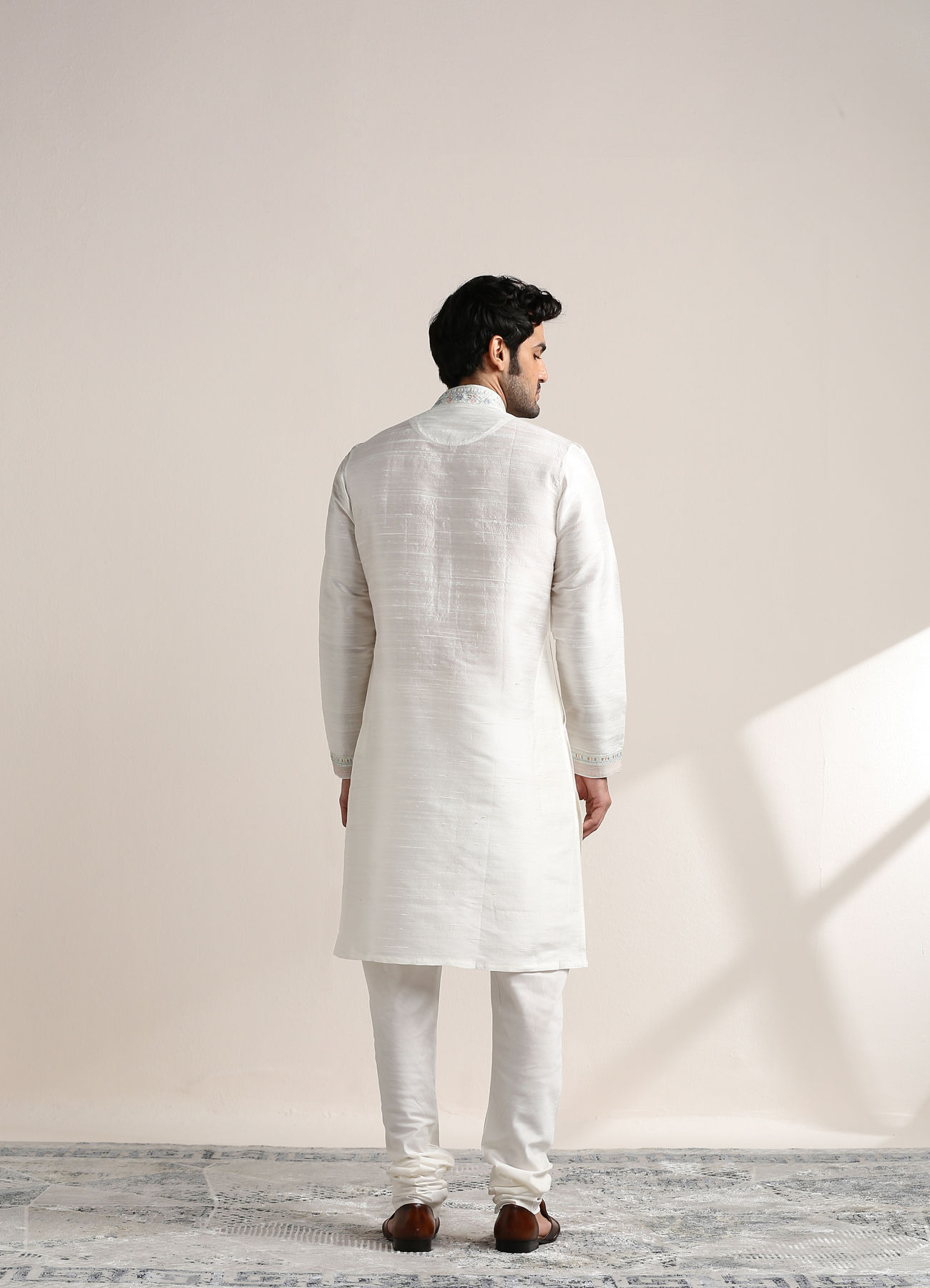 Twamev Men Pure White Embroidered Neck Kurta Set
