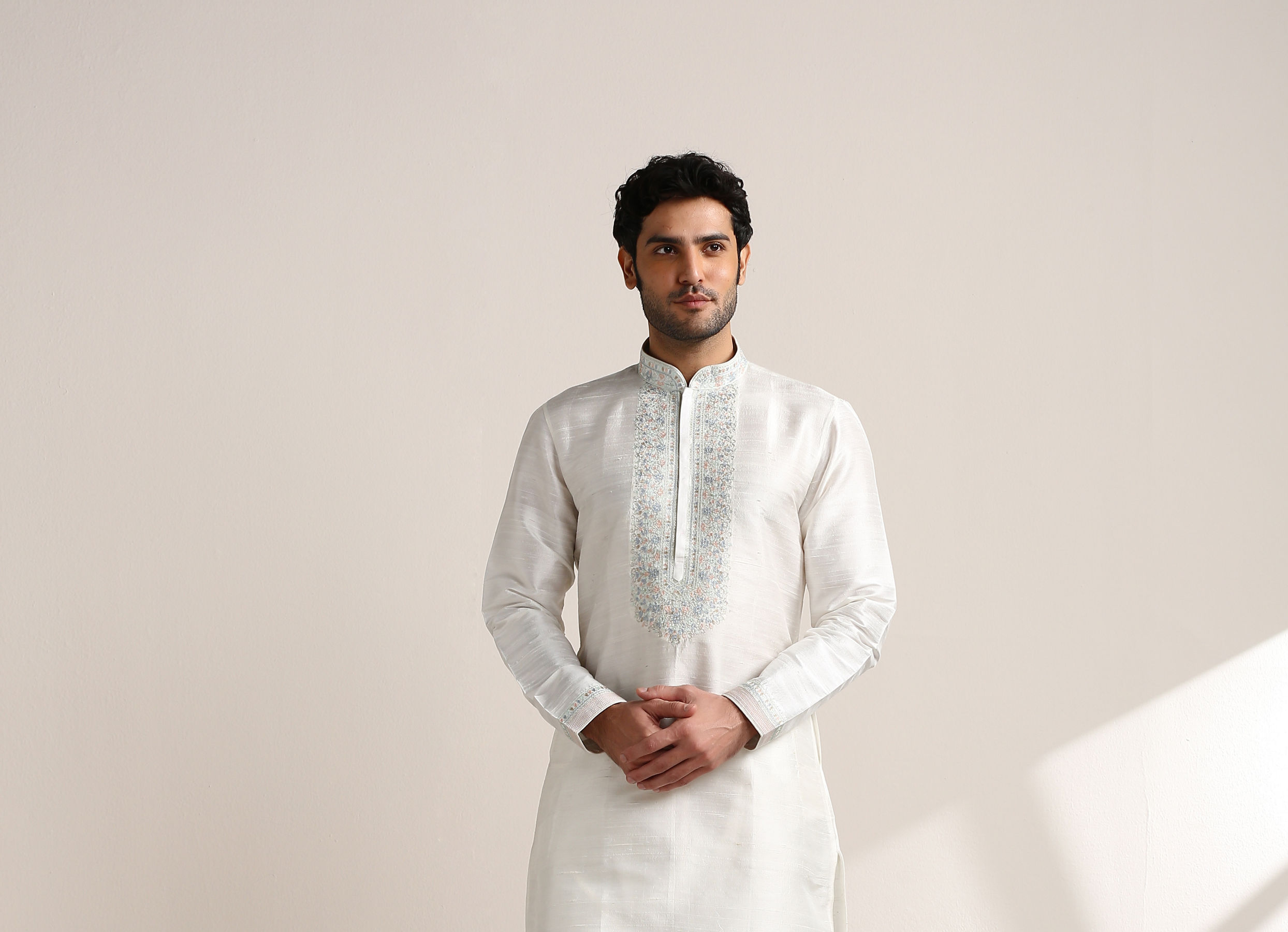 Twamev Men Pure White Embroidered Neck Kurta Set