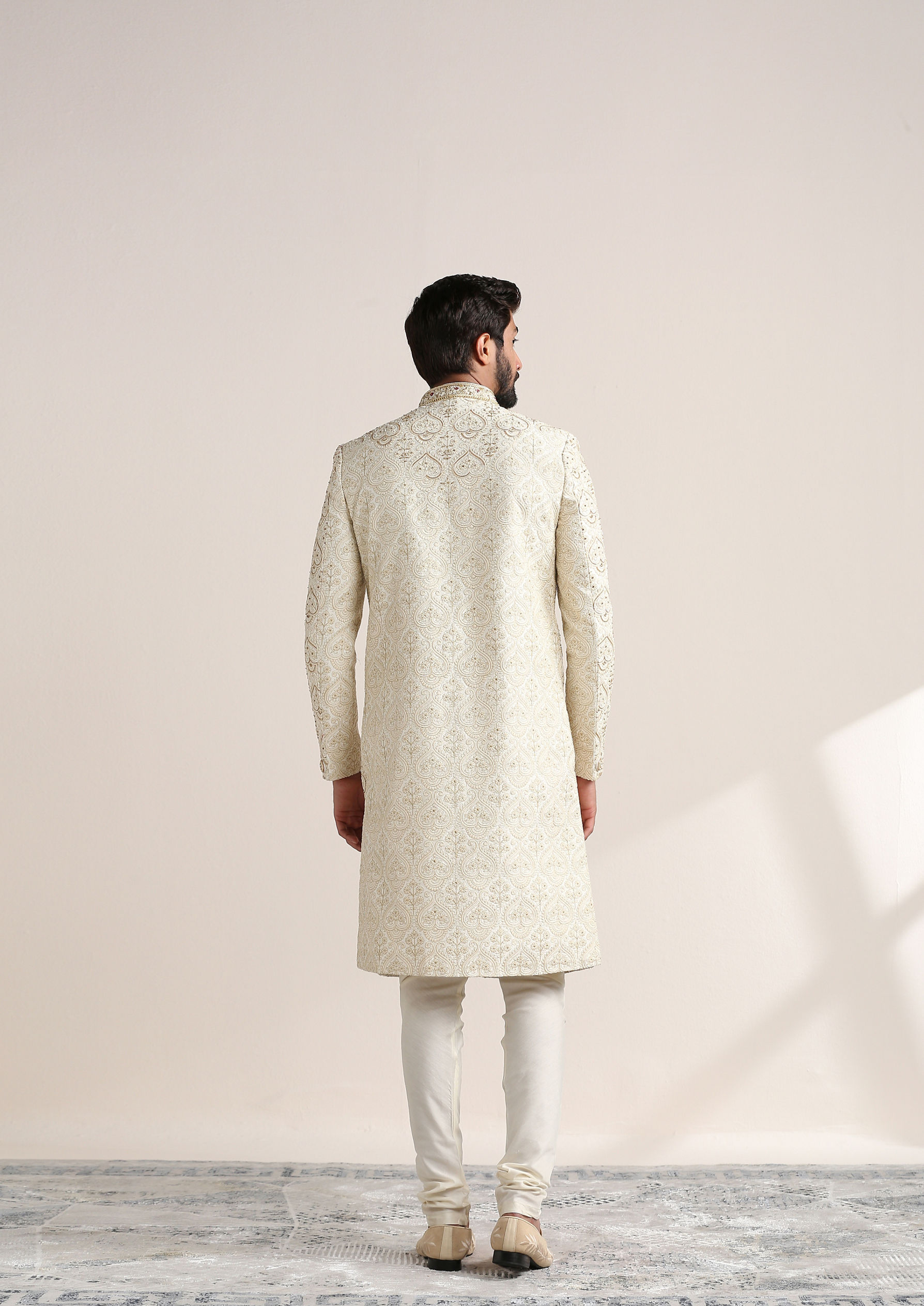 Twamev Men Pristine White Patterned Sherwani