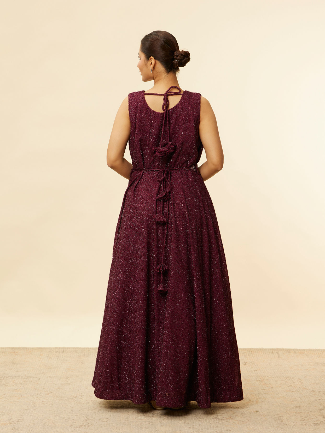 alt message - Mohey Women Plum Red Shimmery A-Line Gown image number 4