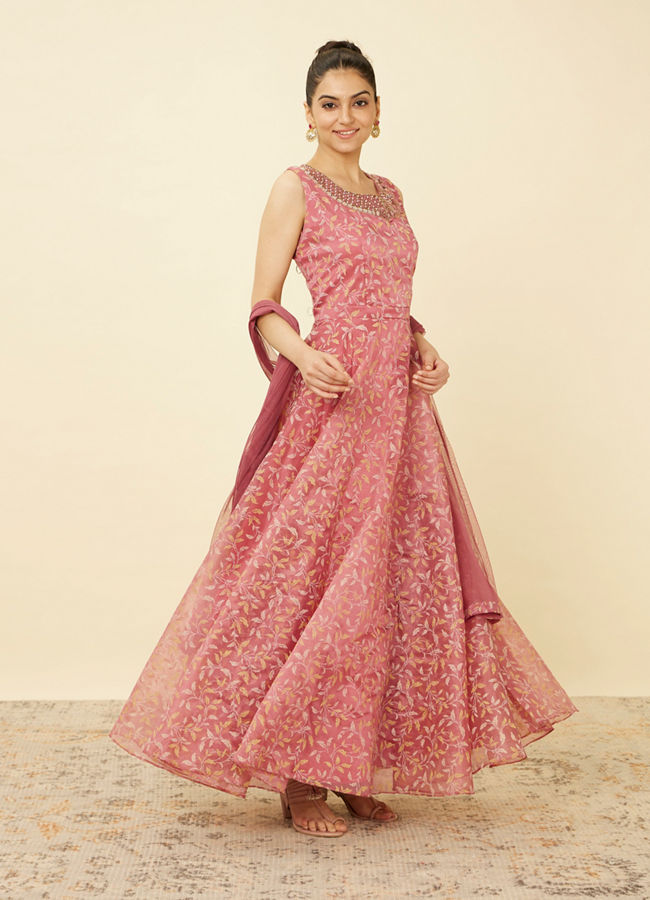 Mohey Women Quartz Pink Botanical Patterned Gown image number 3