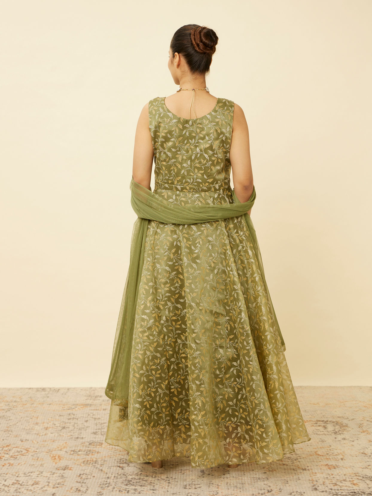 Pistachio Green Botanical Patterned Gown image number 4