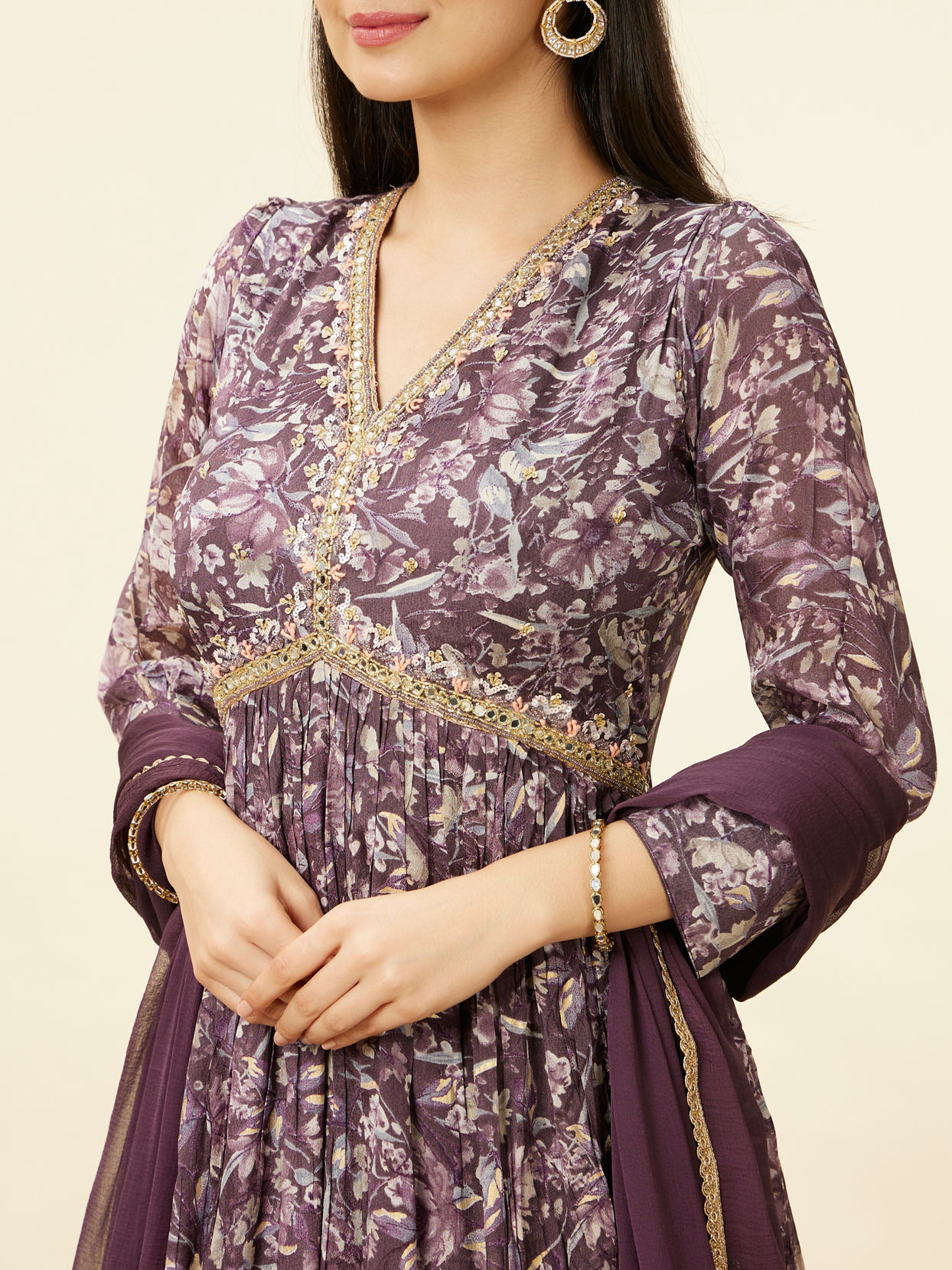 alt message - Mohey Women Jamun Purple Floral Print Long Suit image number 2