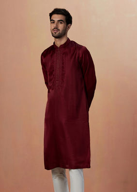 alt message - Manyavar Men Maroon Self Booti Kurta Pajama image number 1