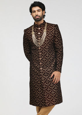 alt message - Manyavar Men Maroon Velvet Embroidered Sherwani image number 1