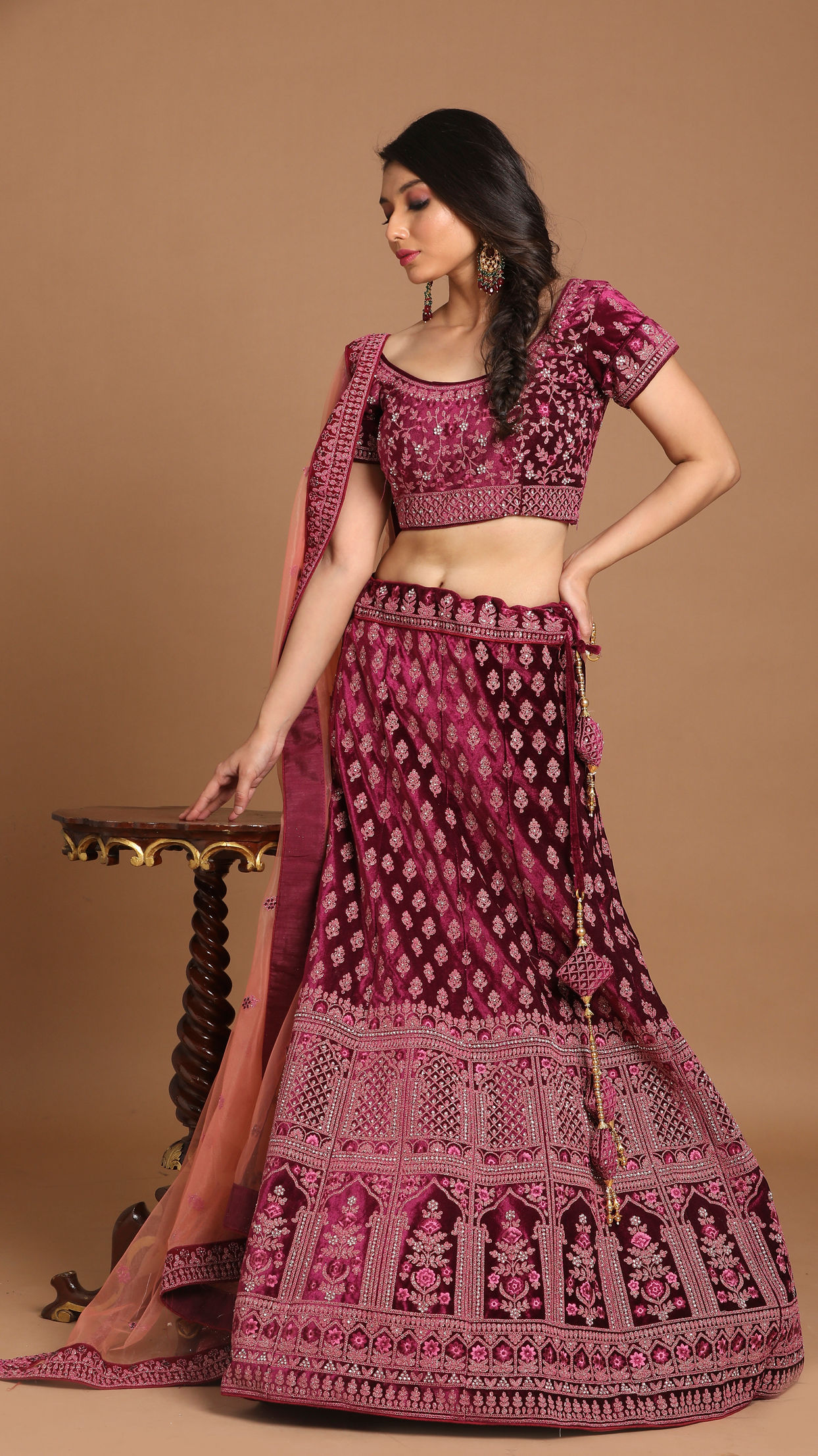 alt message - Mohey Women Wine Red Velvet Lehenga image number 2