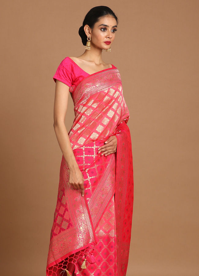 alt message - Mohey Women Enchanting Rani Pink Saree image number 3