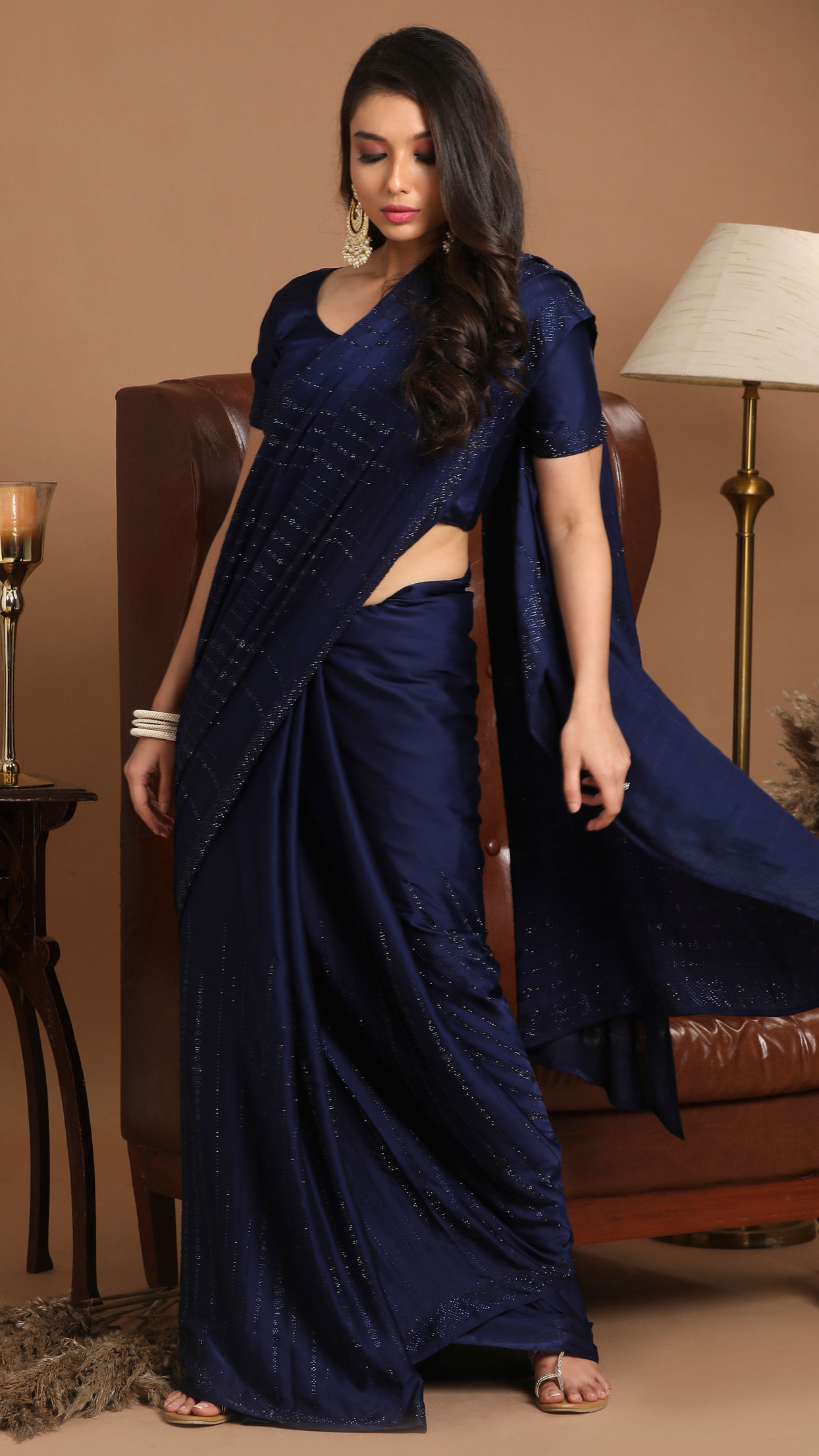 alt message - Mohey Women Blissful Indigo Blue Saree image number 3