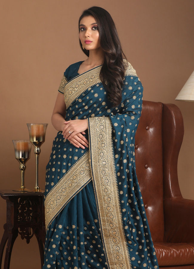Mohey Women Sensuous Blue Saree