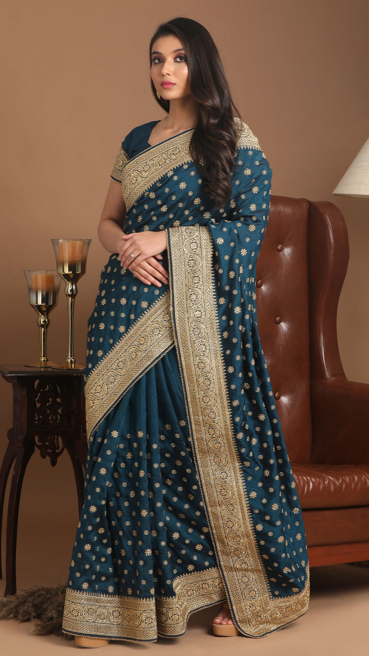 Mohey Women Sensuous Blue Saree