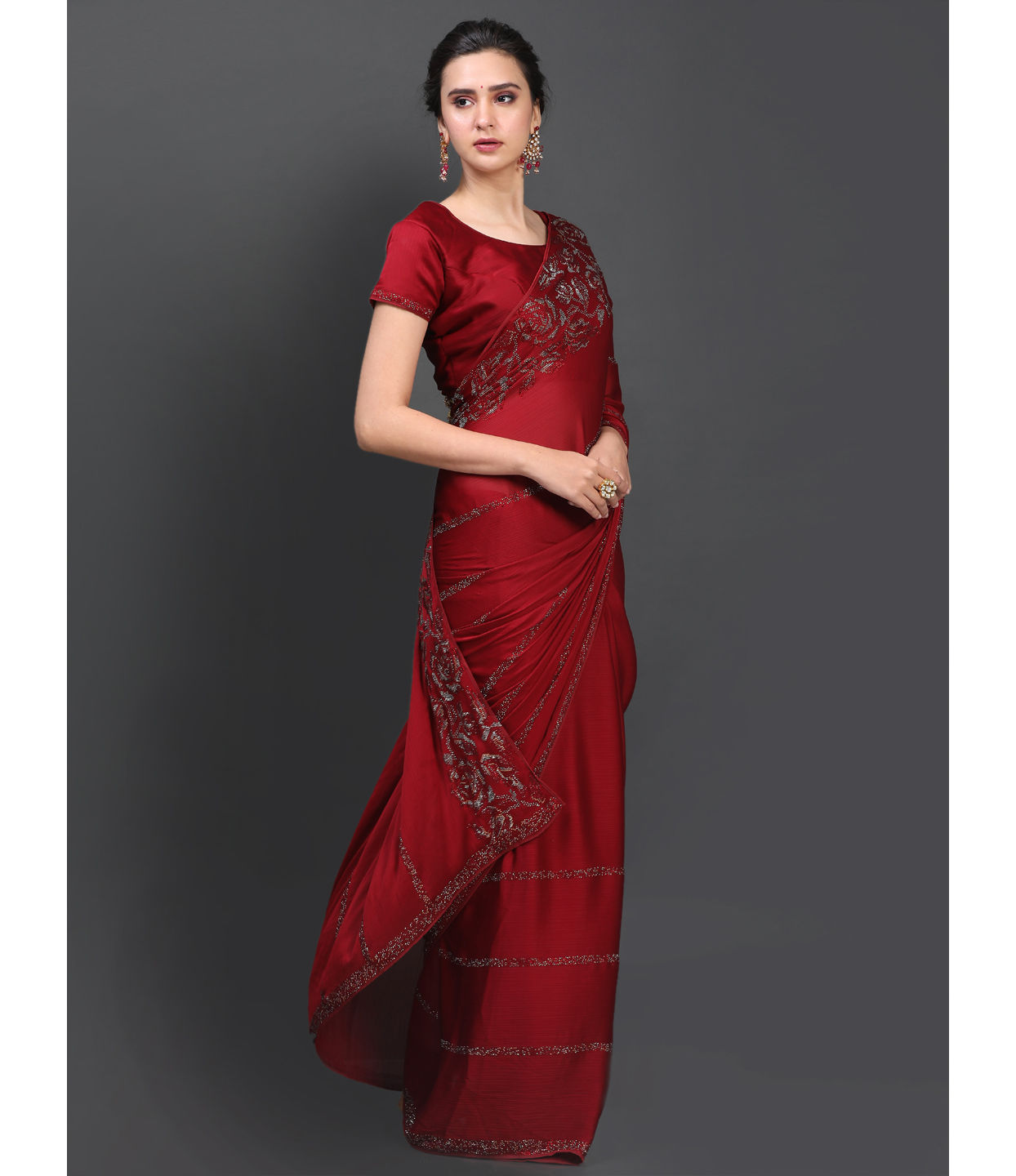 alt message - Mohey Women Mesmerizing Maroon Saree image number 3