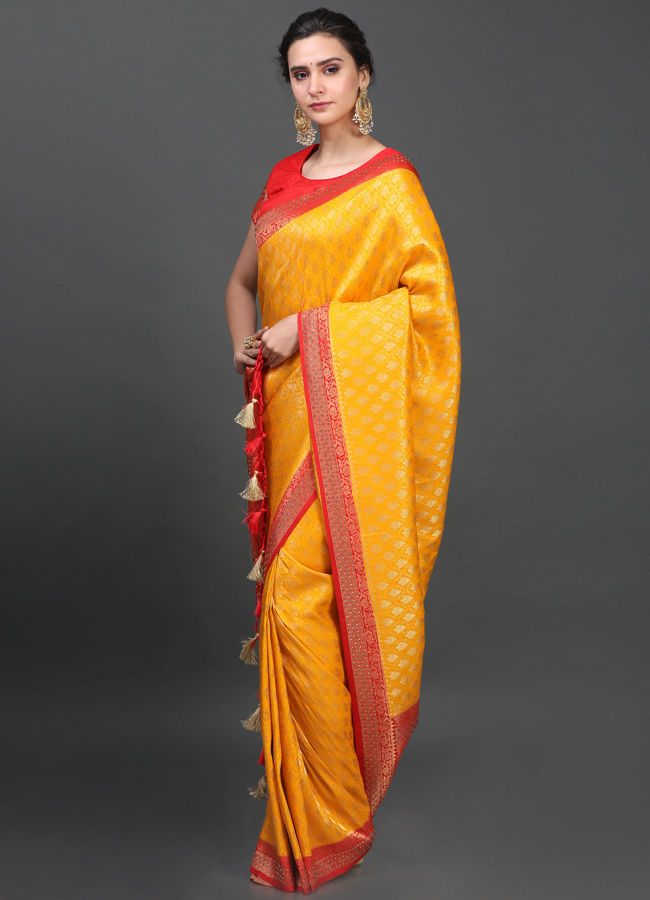 alt message - Mohey Women Blissful Mustard Yellow Saree image number 3