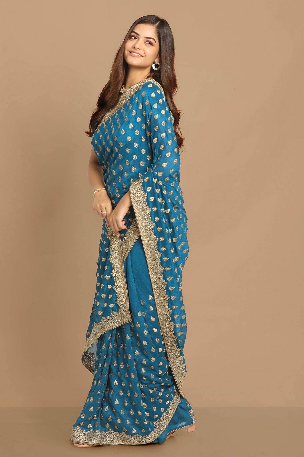 Mohey Women Enigmatic Blue Saree