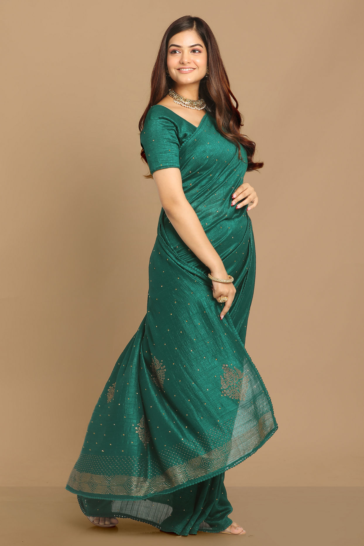 alt message - Mohey Women Decadent Dark Green Saree image number 4