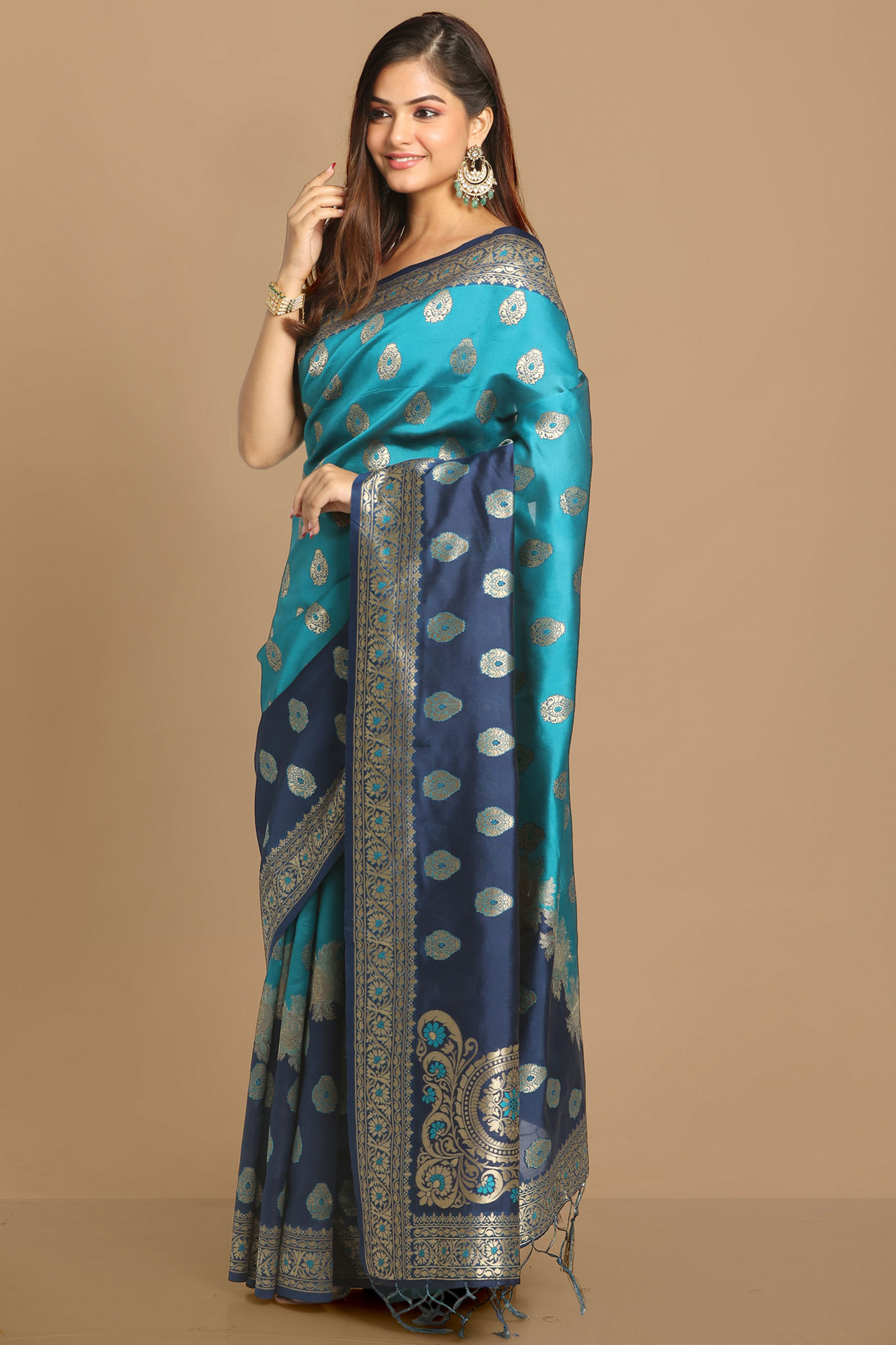 Mohey Women Royal Green Silk Saree