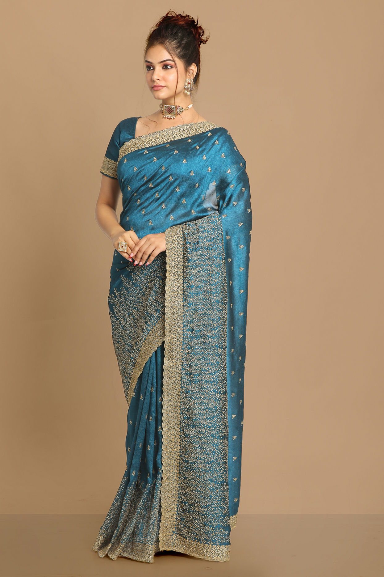 alt message - Mohey Women Stunning Blue Saree image number 4