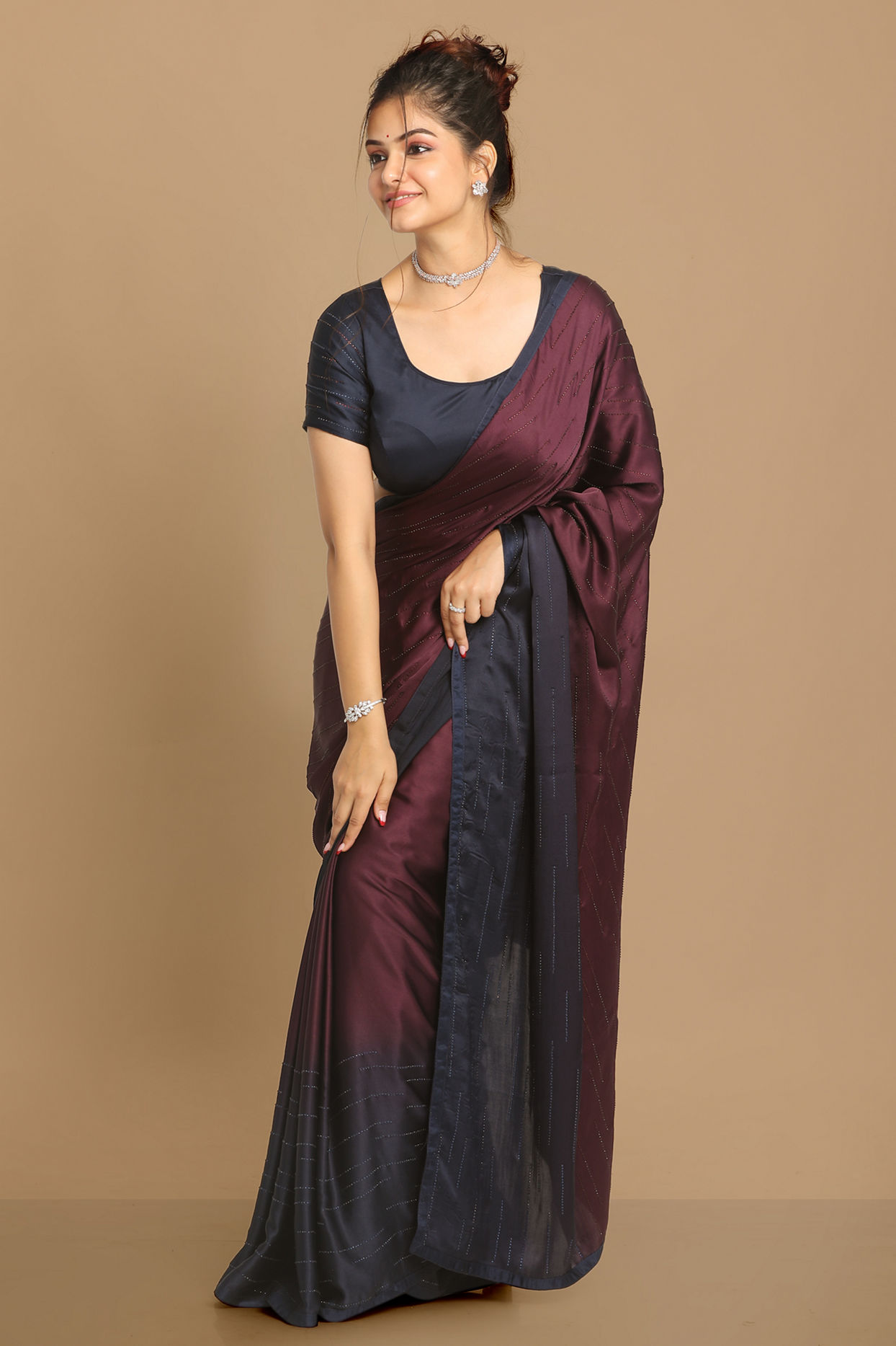 Mohey Women Gorgeous Wine And Indigo Saree