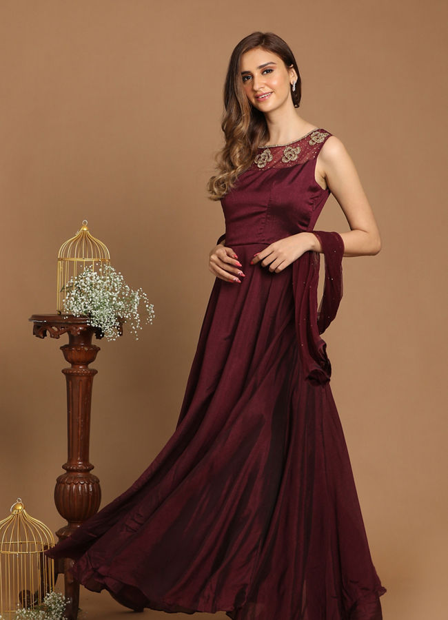 alt message - Mohey Women Impressive Wine Gown image number 2