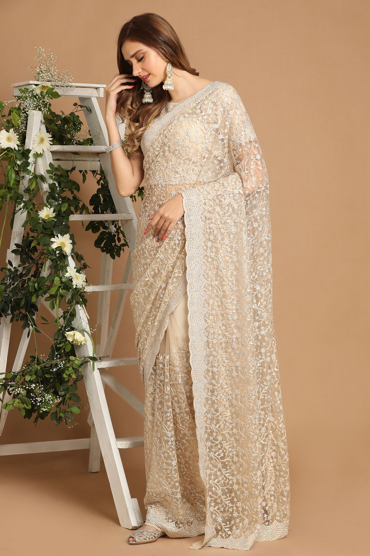 Mohey Women Glamorous Fawn Saree