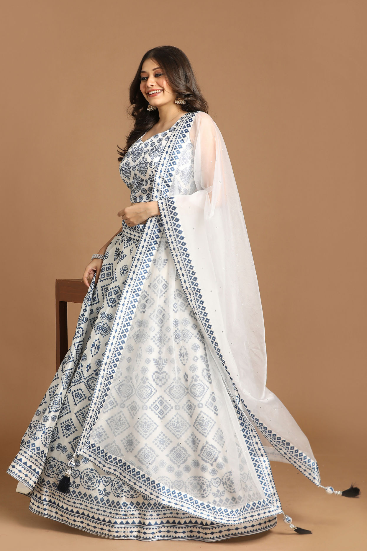 Mohey Women Elegant White Lehenga