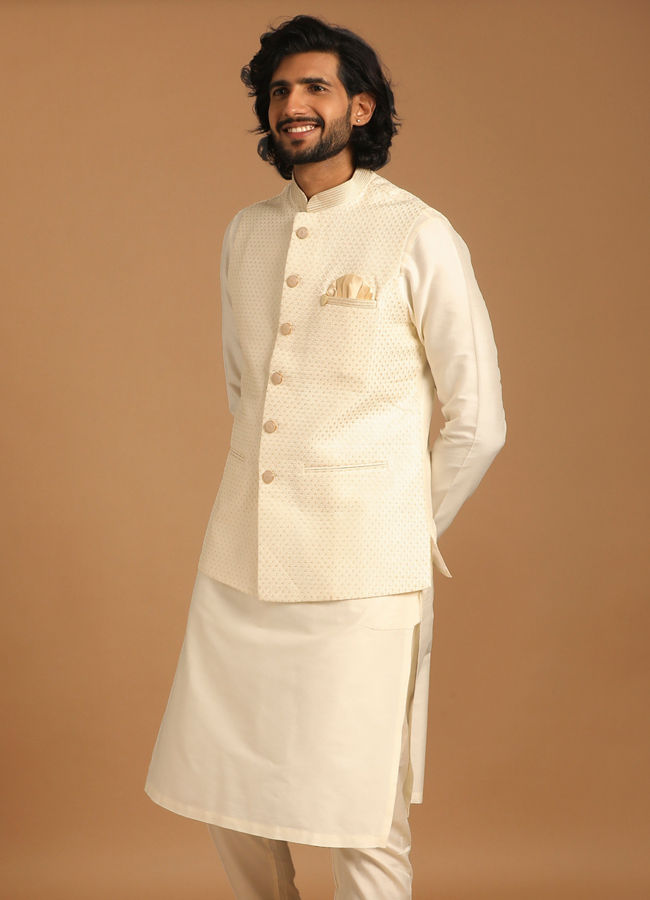 Men's Traditional Outfit Ideas to Dress for Ganesh Chaturthi