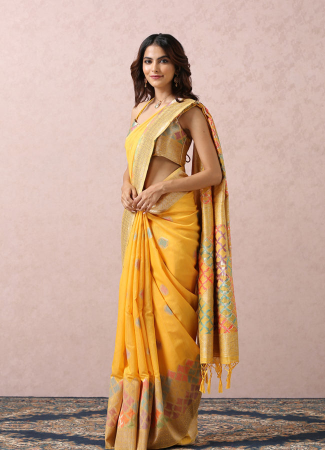 alt message - Mohey Women Yellow Art Silk Saree With Multicoloured Self-Design image number 3