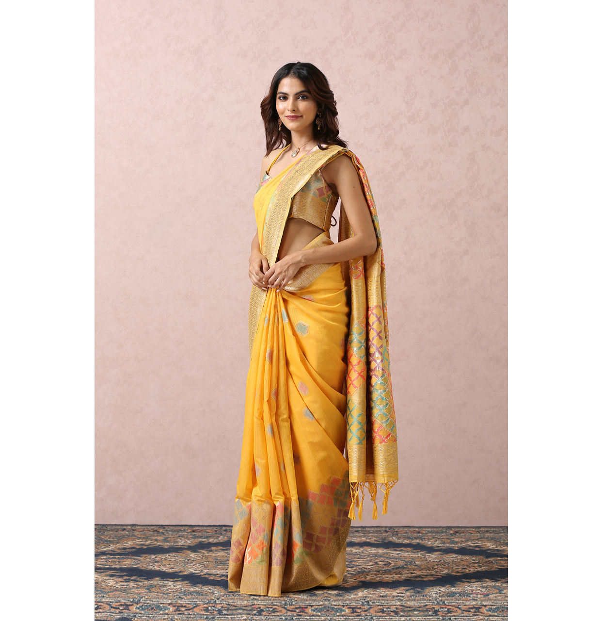 alt message - Mohey Women Yellow Art Silk Saree With Multicoloured Self-Design image number 3