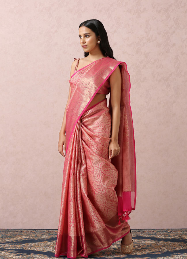 alt message - Mohey Women Pink Zari Weaved Saree image number 3