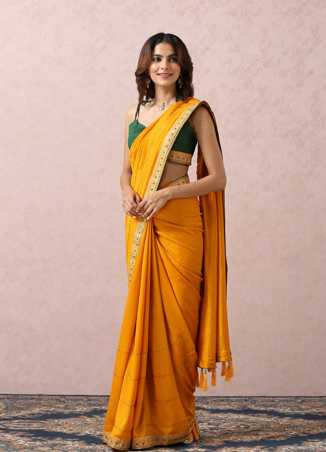 alt message - Mohey Women Mustard Yellow Embellished Saree image number 3