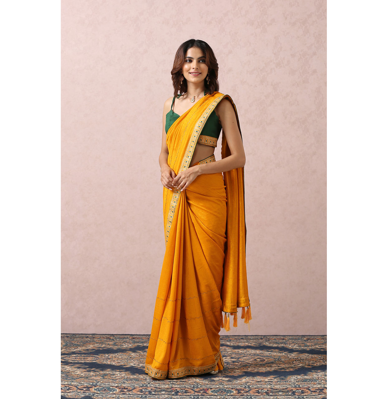 alt message - Mohey Women Mustard Yellow Embellished Saree image number 3