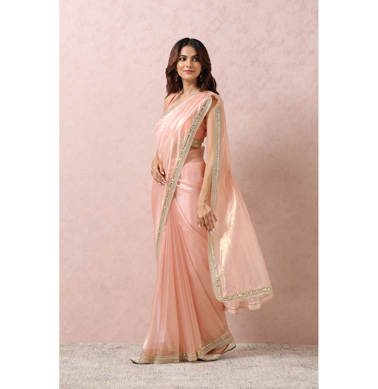 Mohey Women Light Pink Organza Saree