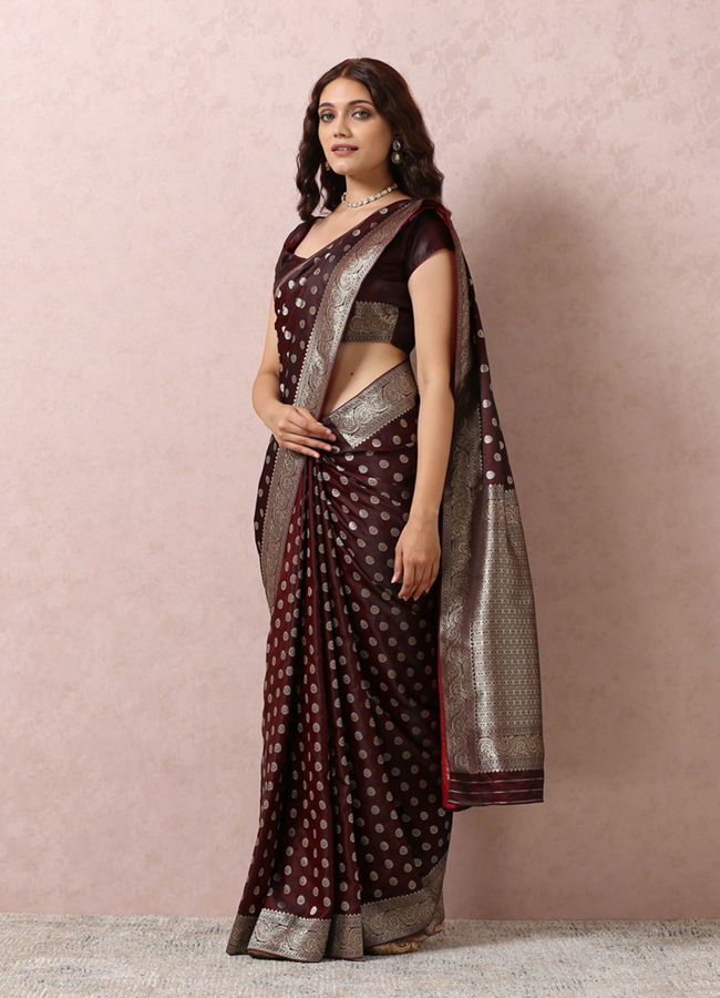 alt message - Mohey Women Maroon Art Silk Saree With Golden Motifs image number 3