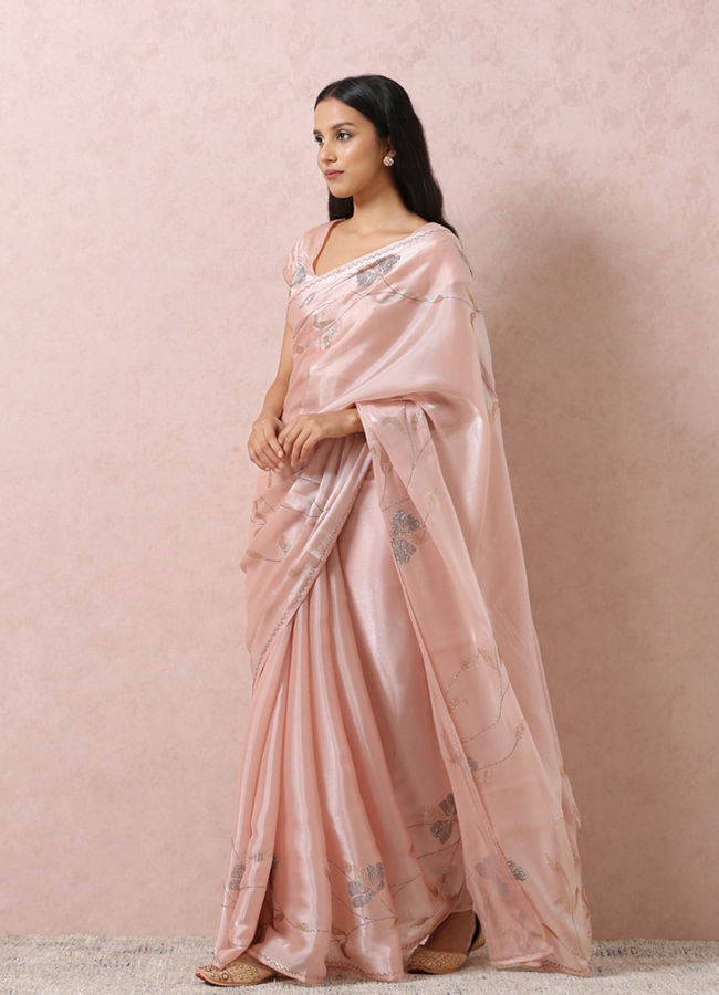 alt message - Mohey Women Peach Organza Saree With Stone Embellishment image number 3