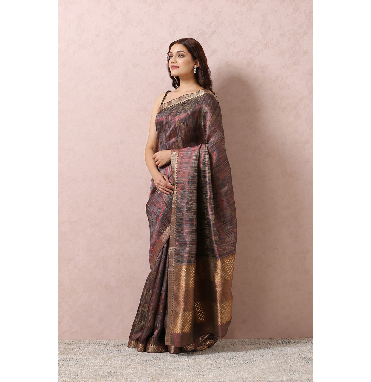 alt message - Mohey Women Rust Red Saree With Golden Border image number 3