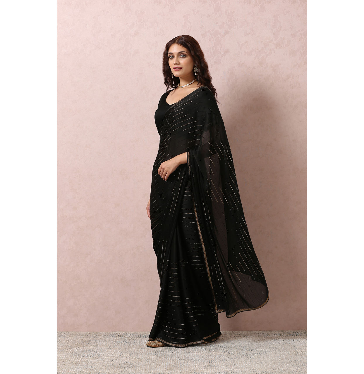 alt message - Mohey Women Black Chiffon Cocktail Saree image number 3