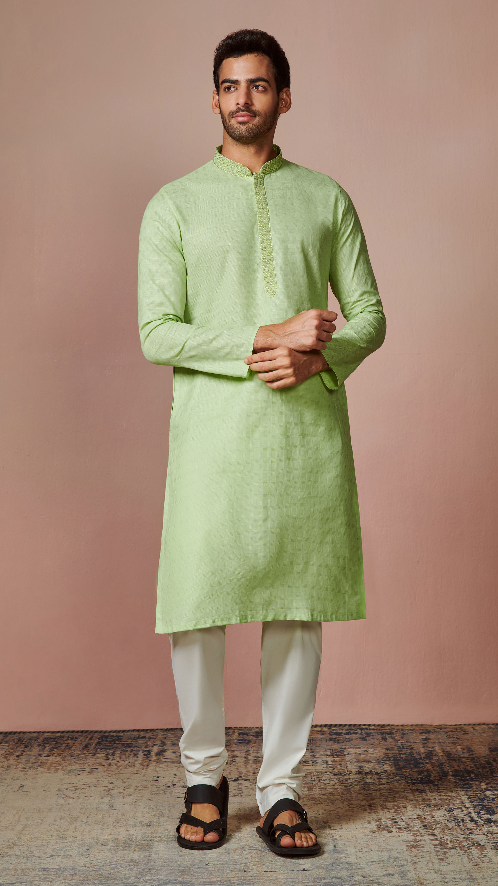 Manyavar Men Green Cotton Kurta With Embroidered Collar