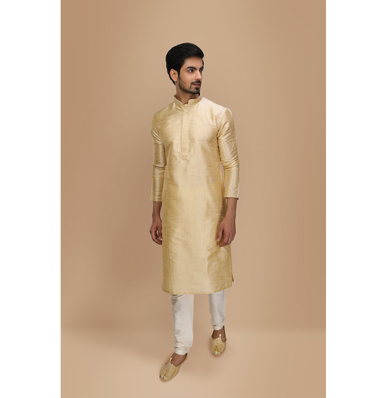 alt message - Manyavar Men Beige Plain Kurta Set image number 1