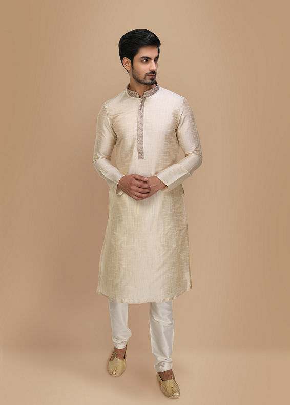 Manyavar Men Pista Plain Kurta Set With Contrast Collar And Placket