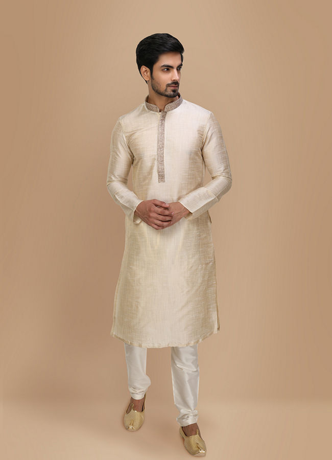 Manyavar Men Pista Plain Kurta Set With Contrast Collar And Placket