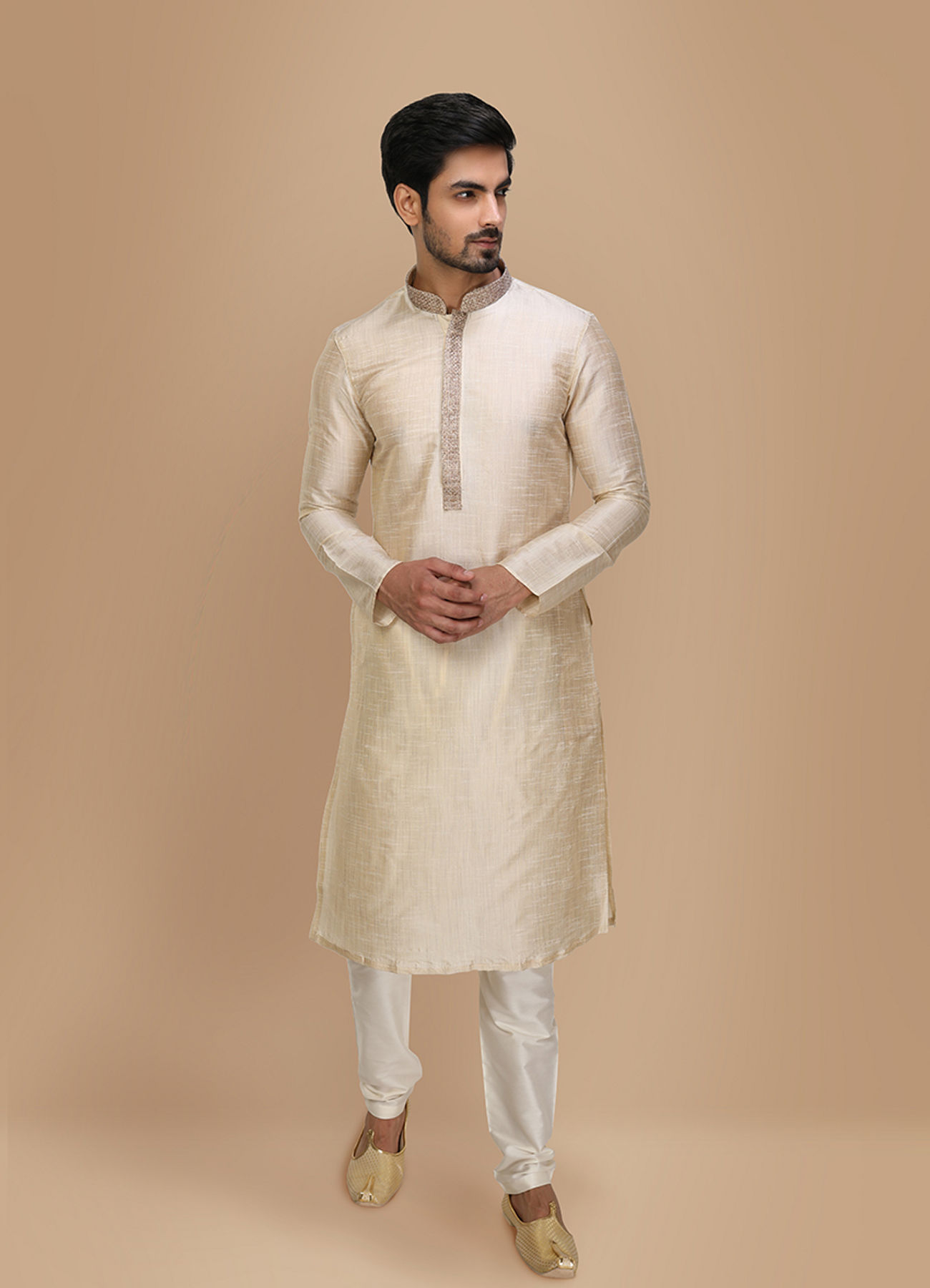 Manyavar Men Pista Plain Kurta Set With Contrast Collar And Placket