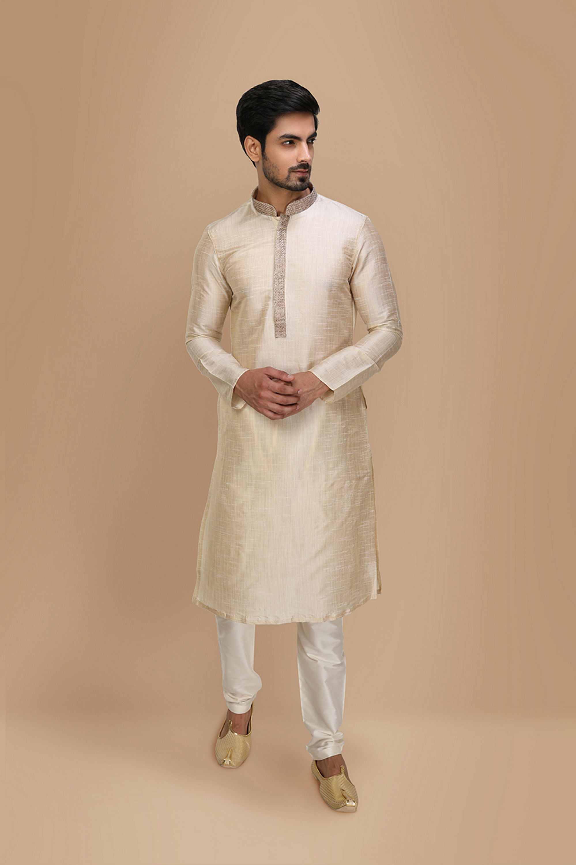 Manyavar Men Pista Plain Kurta Set With Contrast Collar And Placket