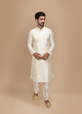 alt message - Manyavar Men Off White Self Design Kurta Set image number 1