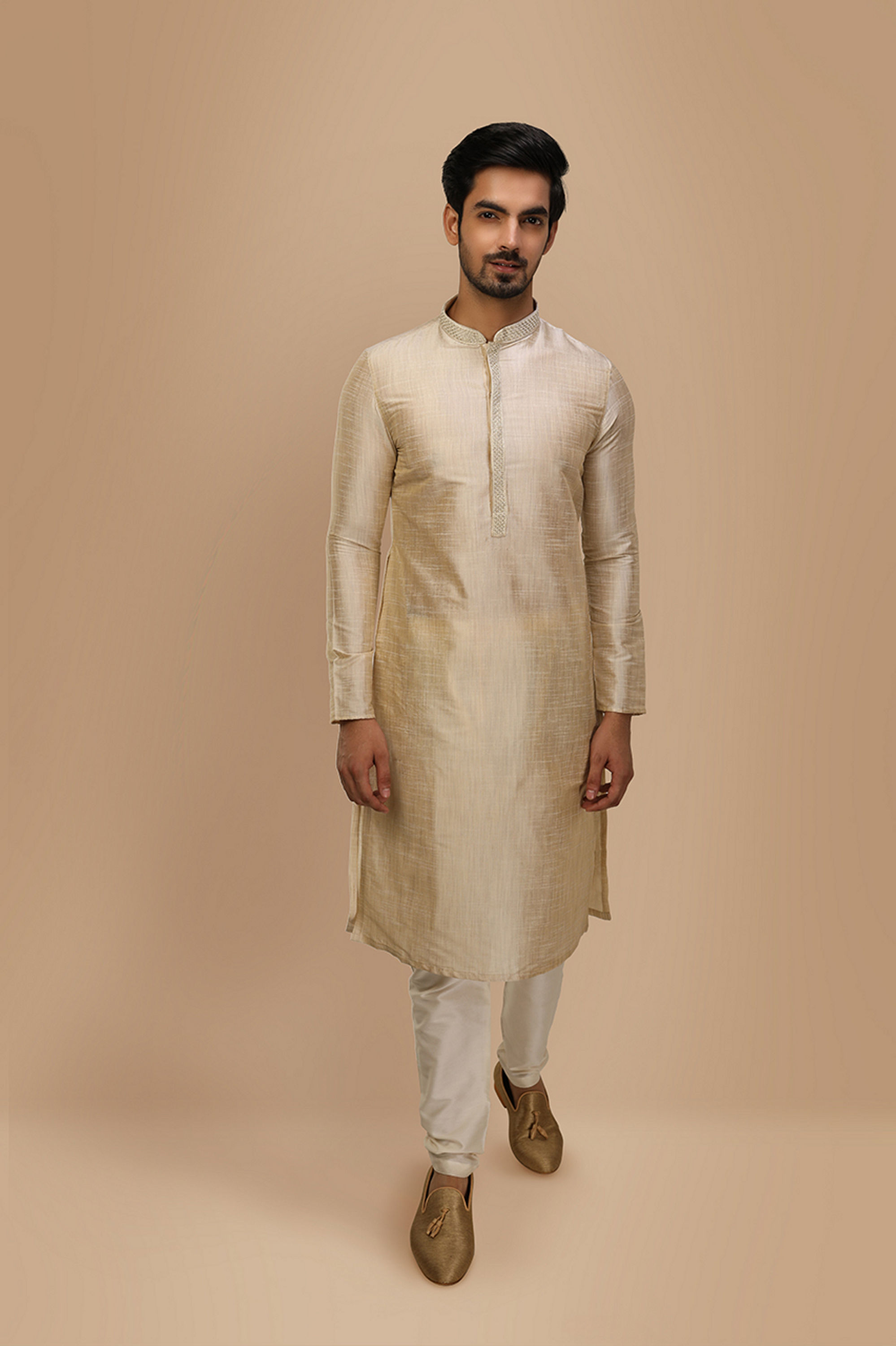 Manyavar Men Green Art Silk Embroidered Kurta Set